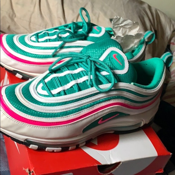 White and green and pink nike - Picture 3 of 3